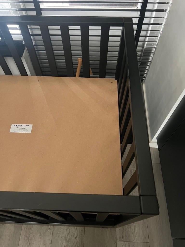 Zwarte TWF kinderbox met lade