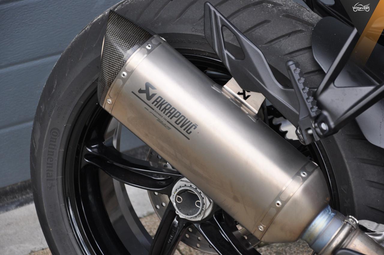 KTM 1290 SuperDuke GT 9000 km en Akrapovic! BTW motor