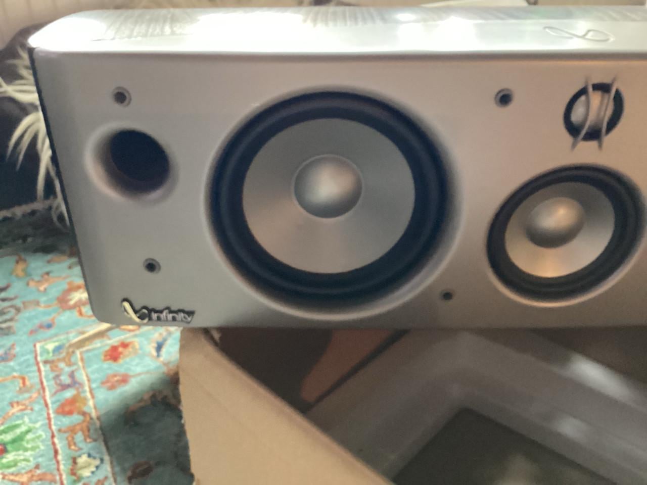 Center  speaker infinity