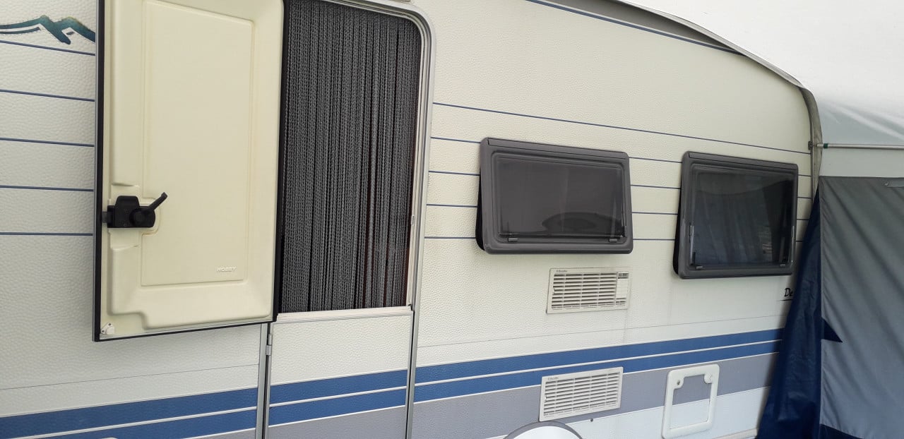 Caravan Hobby de Luxe 400 SF