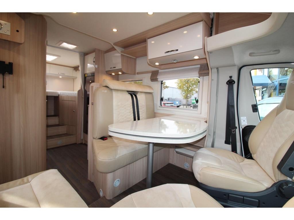 Burstner Camper Ixeo 725 luxe editie 30.