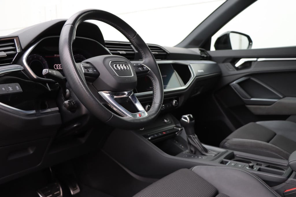 Audi Q3 35 tfsi s edition 150pk s-tronic