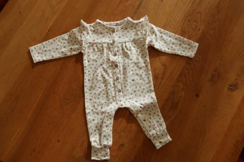 Nieuw box pakje voor 'n meisje in maat 56, merk Prenatal. €5,00