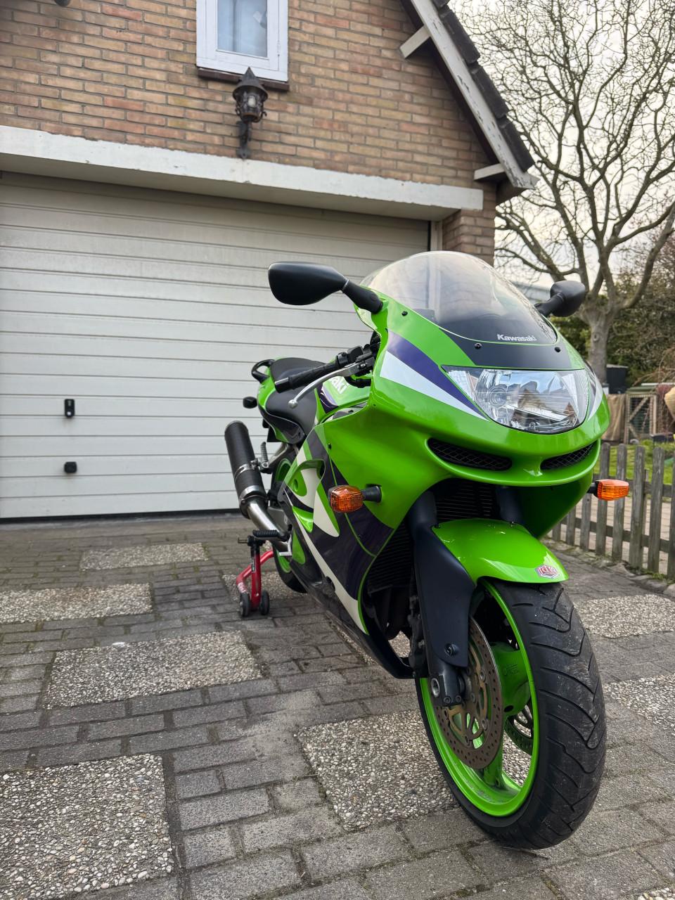 Kawasaki ZX6R