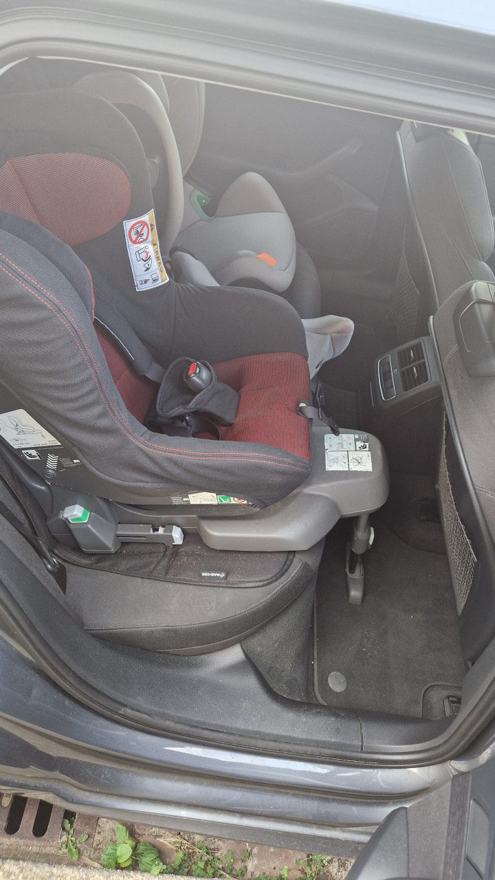 Audi kinderzitje met ISOfix basis en maxicosi