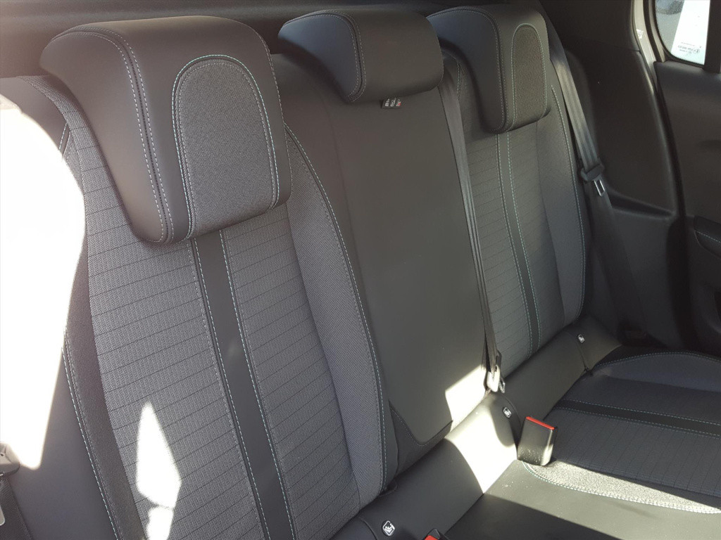 Peugeot 208 allure 1.2 pt-100pk navigatie | apple carplay & android auto | 