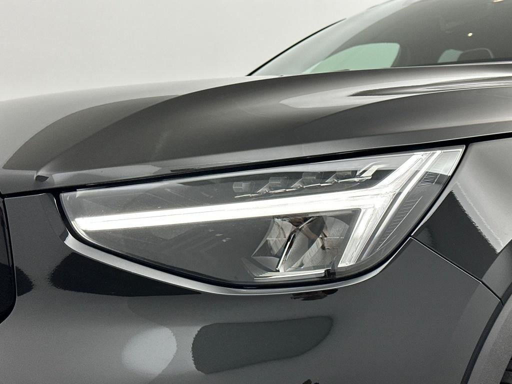 Volvo XC40 b4 197pk plus dark| camera| trekhaak| adap.cruise| h&k audio| pa