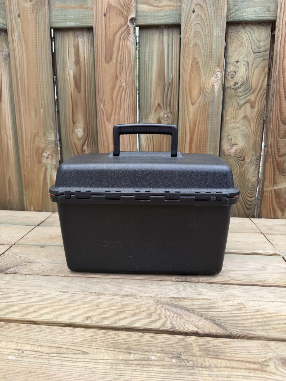 Delsey Club hardcase beautycase zwart met spiegel en slot