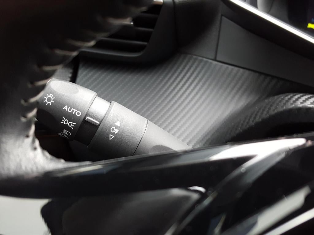 Peugeot 208 1.2 puretech 100pk allure pack navigatie | apple carplay & andr