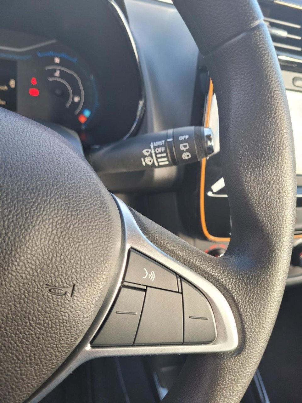 Dacia Spring comfort plus (orange pack) 27 kwh slechts 130km btw auto