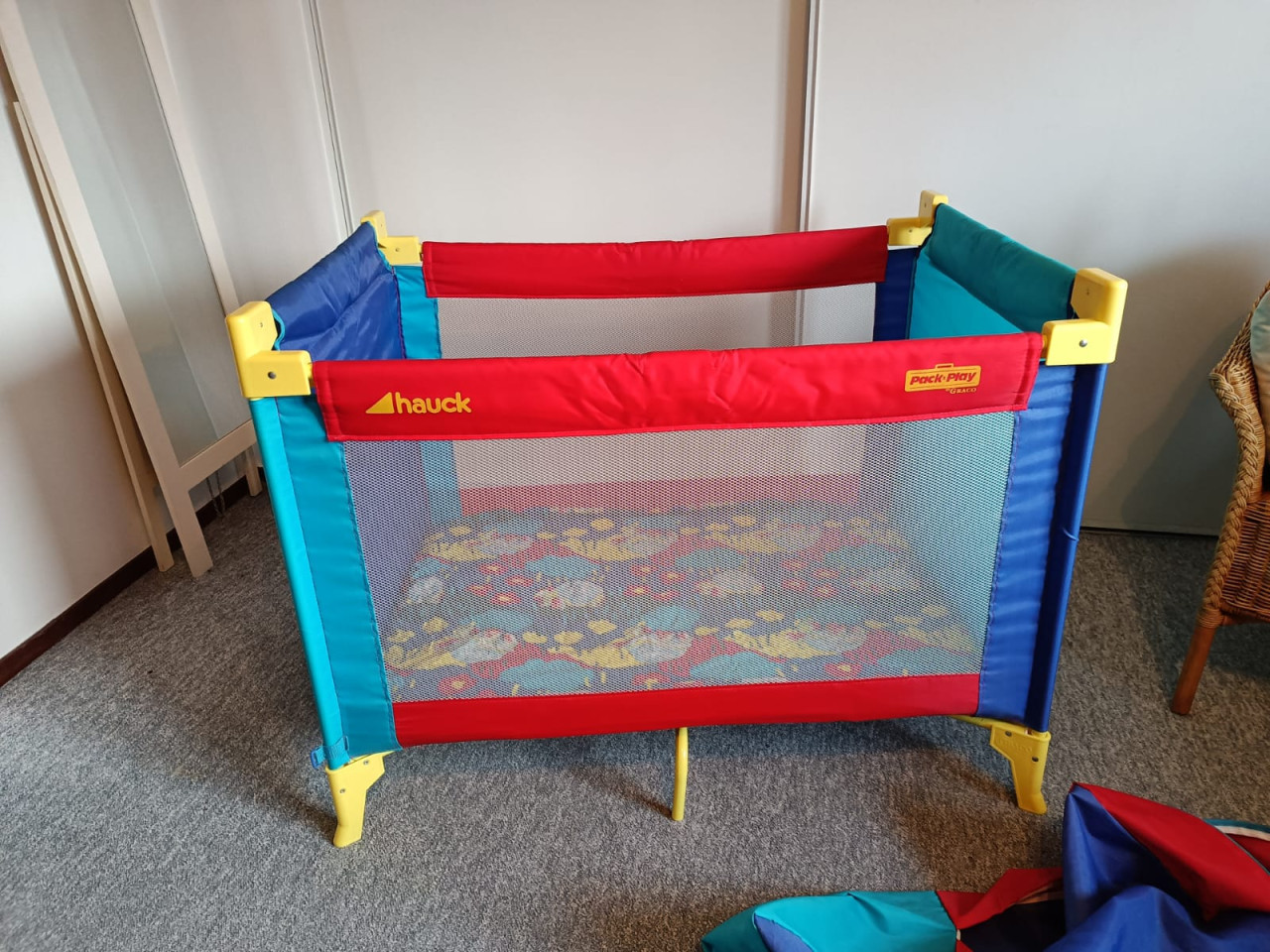 Campingbedje met matras en laken en opbergtas
