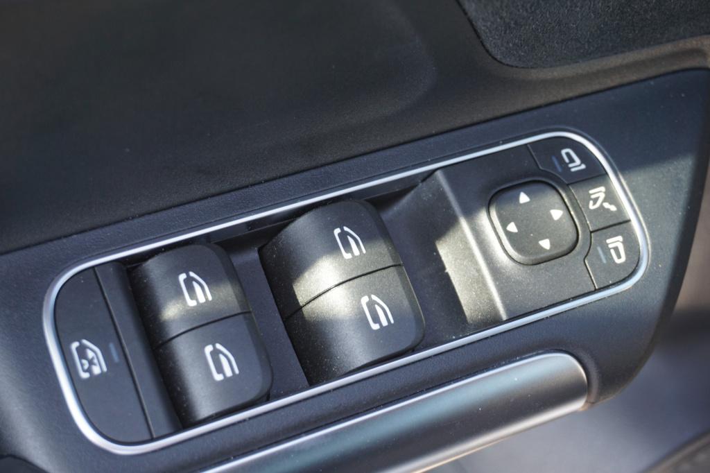 Mercedes-Benz B-Klasse 180 business solution amg l trekhaak l mbux l stoelv