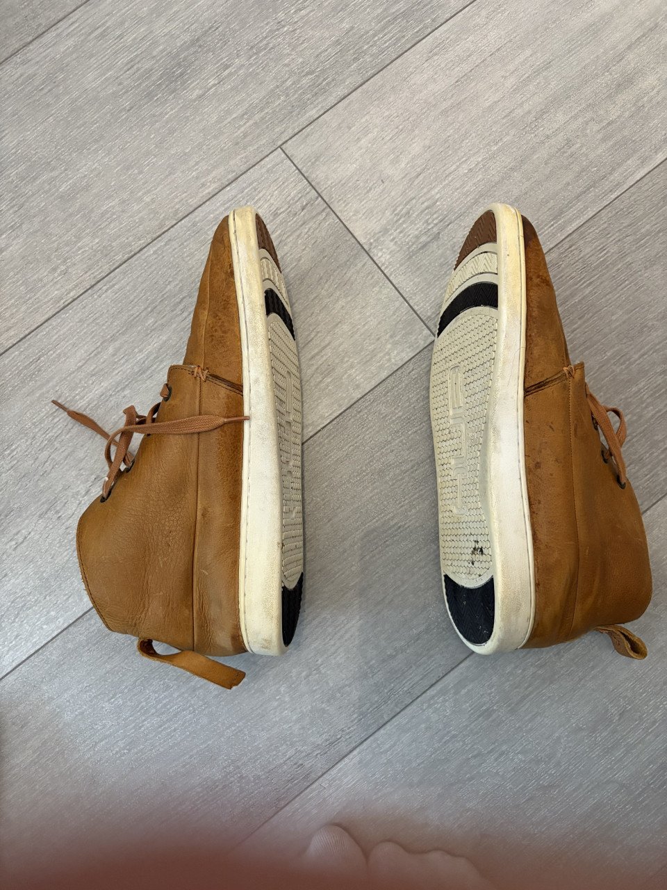 Bruine schoenen van Hub.