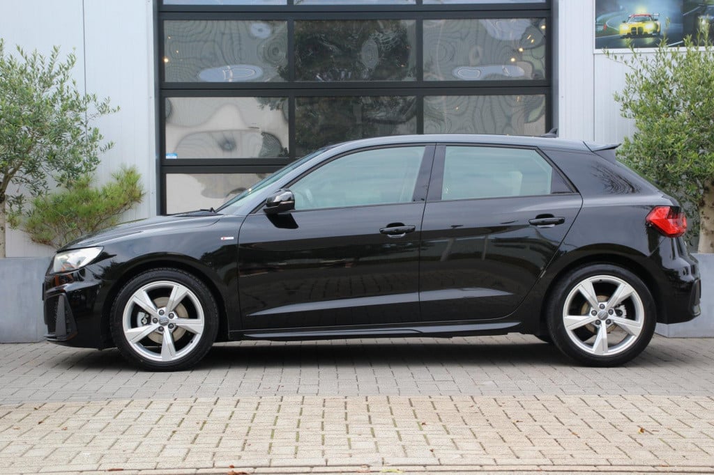 Audi A1 Sportback 30 tfsi s line - virtual - led - matrix - cruise - carpla