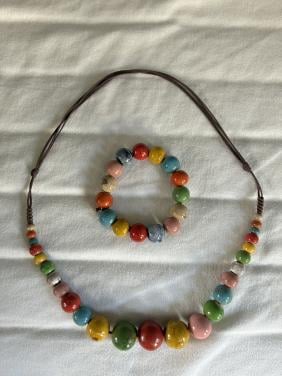 Handgemaakte stenen ketting en armband uit Macedonië