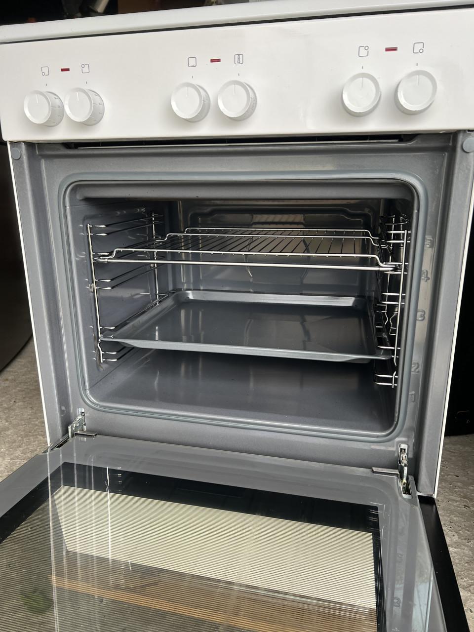 Nieuw Bosch vrijstaand 4 pits keramisch fornuis met oven