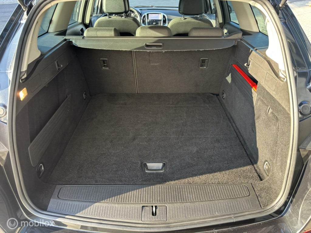 Opel Astra sports tourer 1.4 turbo design edition