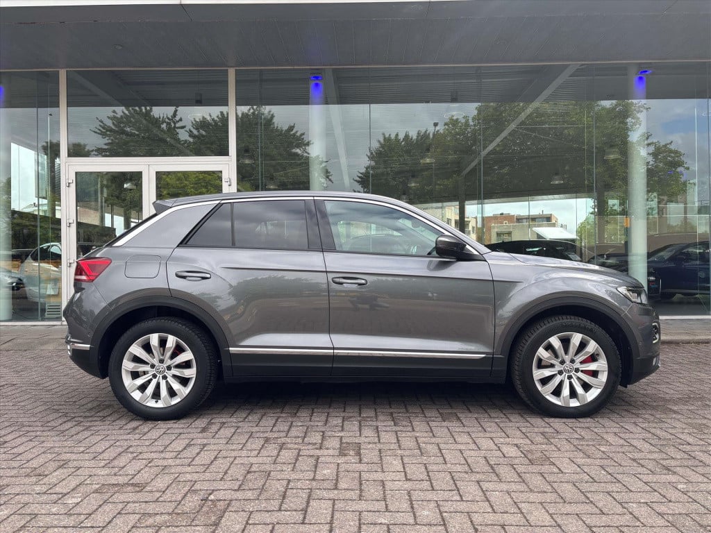 Volkswagen T-roc 1.5 tsi 150pk t-roc sport| dode hoek|trekhaak afn|stuur-st