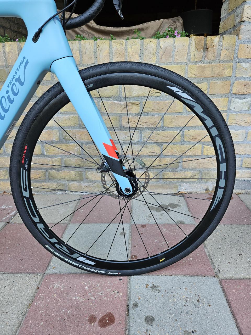 Wilier Cento1 Hybrid Carbon E-Road - Maat L - Ultegra - Accu 99%!
