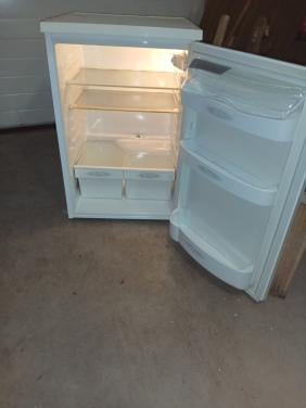 Marijnen Koelkast € 20,-
