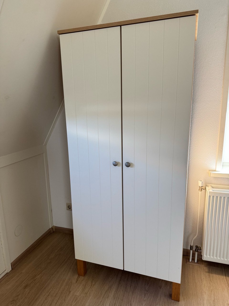 Commode met bijbehorende kast