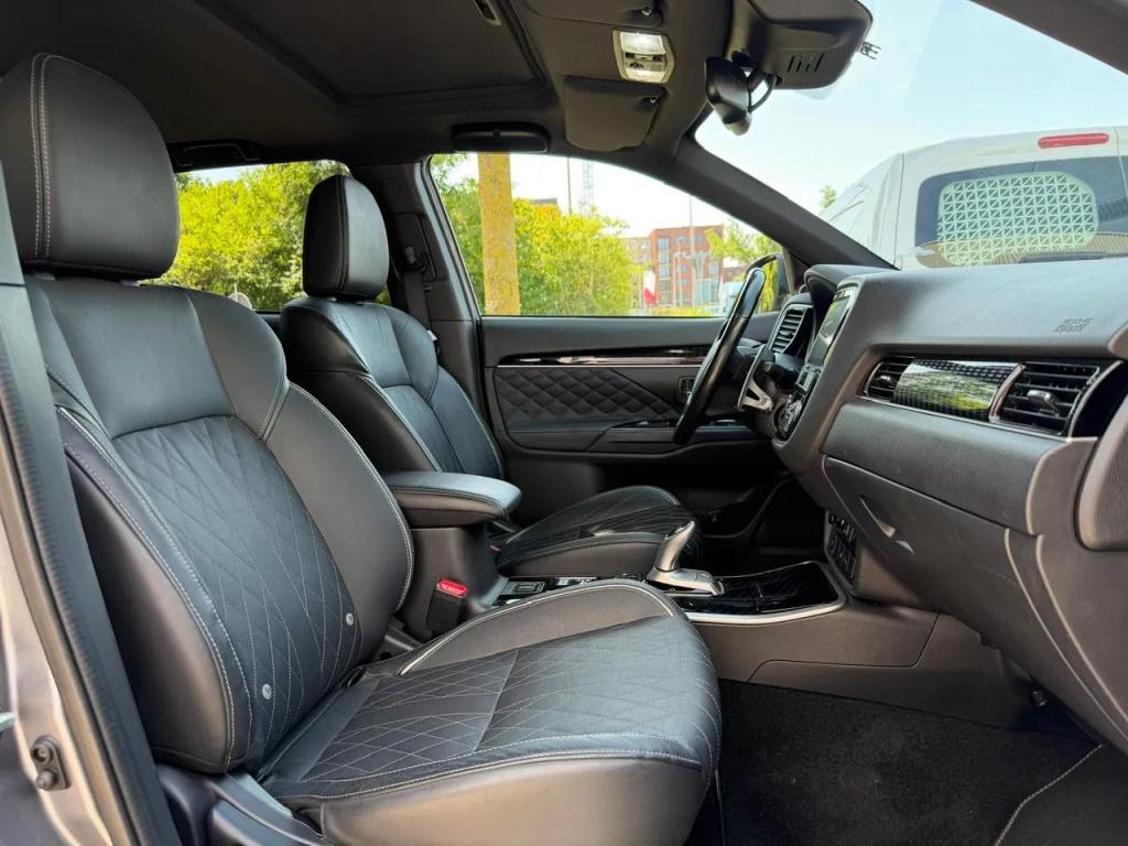 Mitsubishi Outlander 2.4 phev instyle panoramadak|trekhaak|1500kg trekgewic