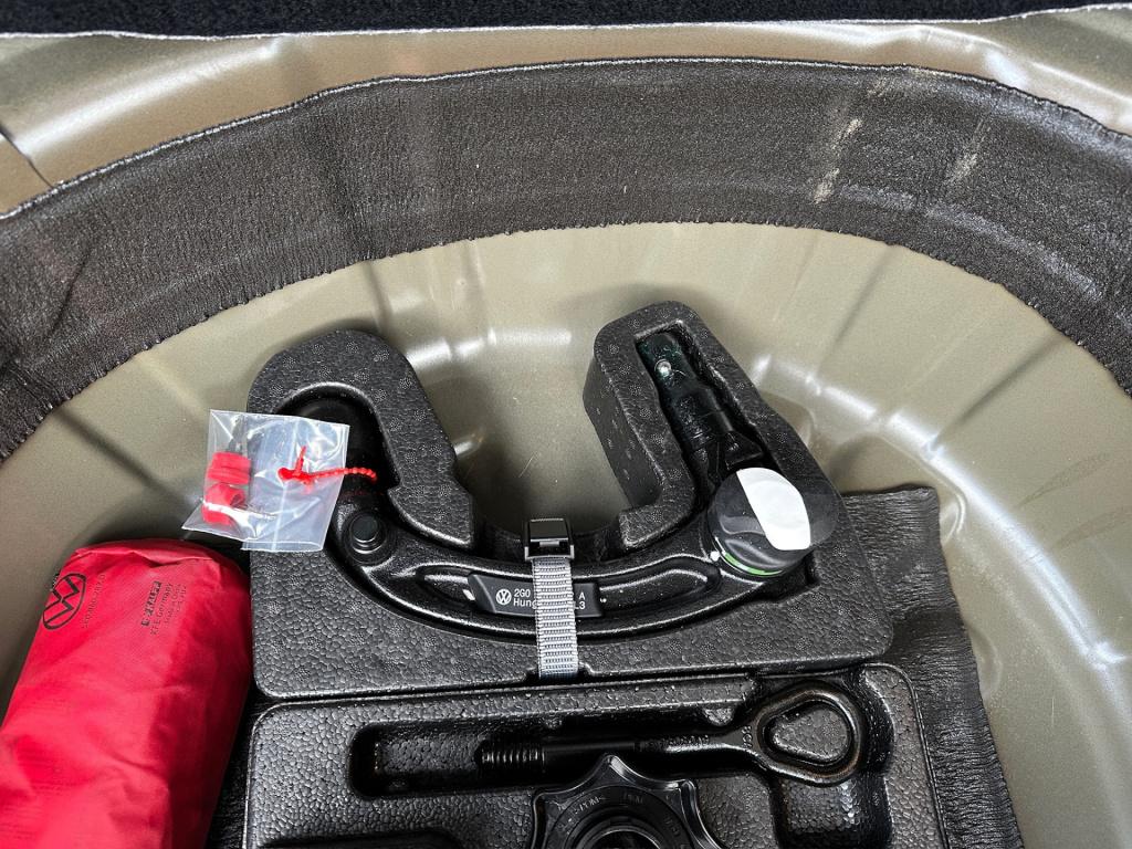 Volkswagen T-cross 1.5 tsi 150pk dsg r-line | black style | trekhaak | iq l