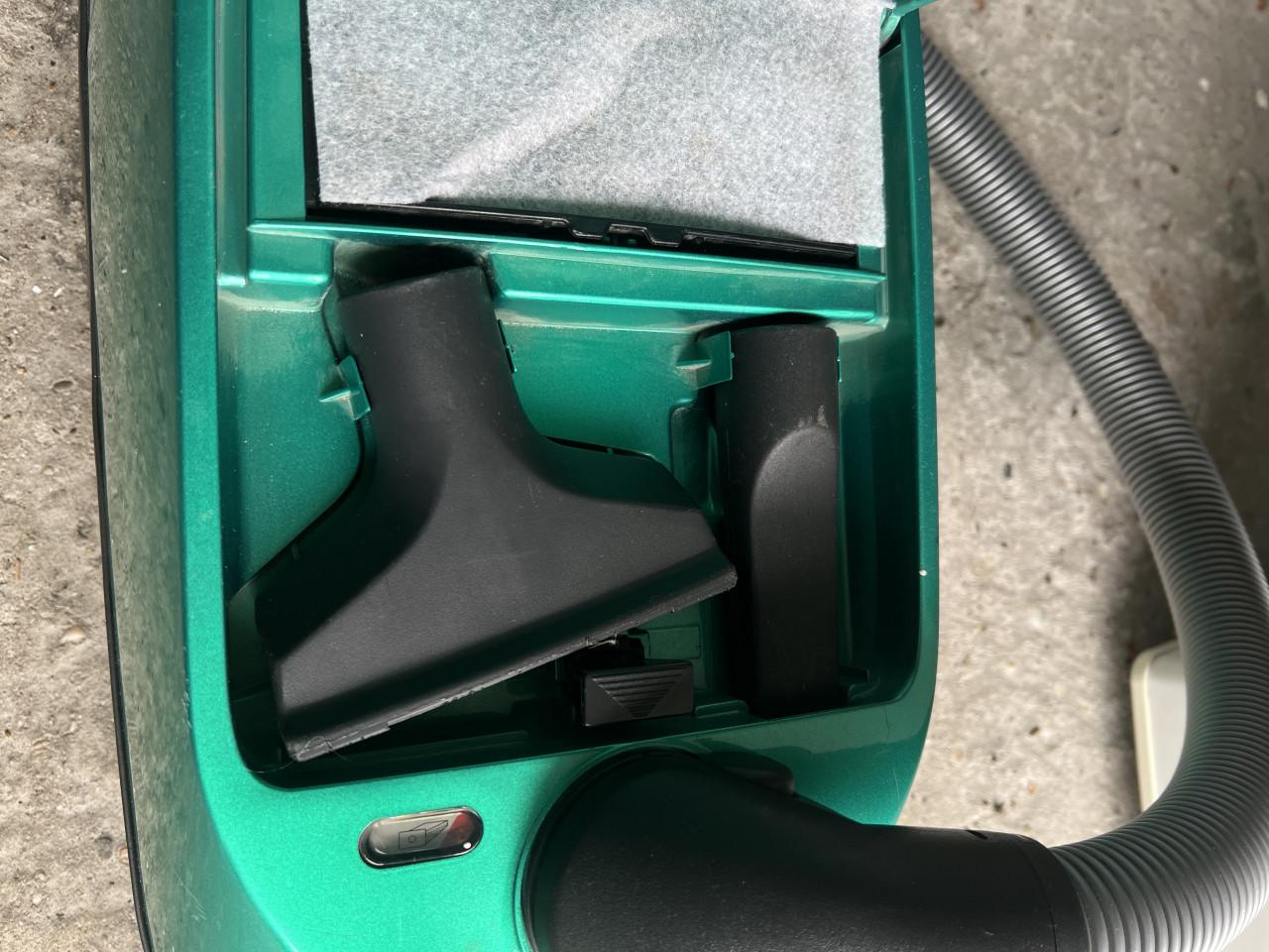 Miele Stofzuiger als nieuw weinig gebruikt compleet met hulpstukken/zakken