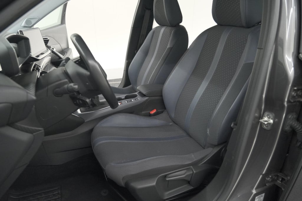 Peugeot 2008 puretech 100 allure | camera | navigatie | apple carplay | par