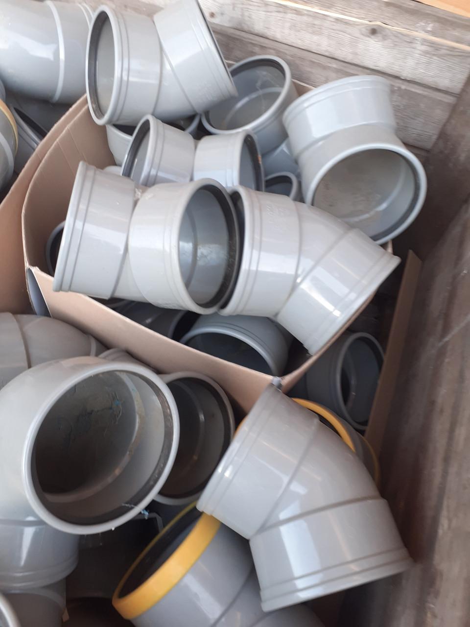 Pvc 160 mm hulpstukken bochten, knevelinlaat ed 4 voor 50 euro