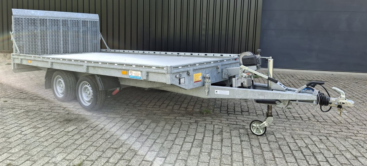 Machine transporter