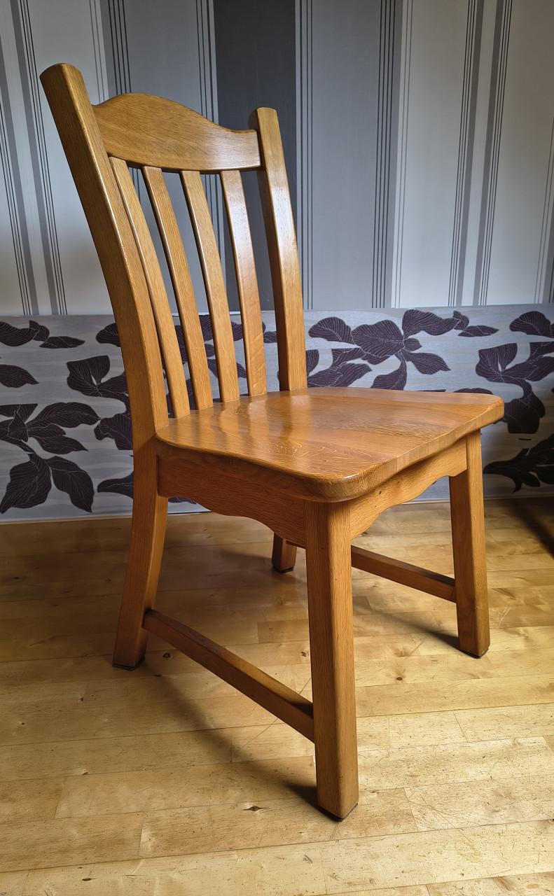 4 stuks zwaar eiken eetkamerstoelen
