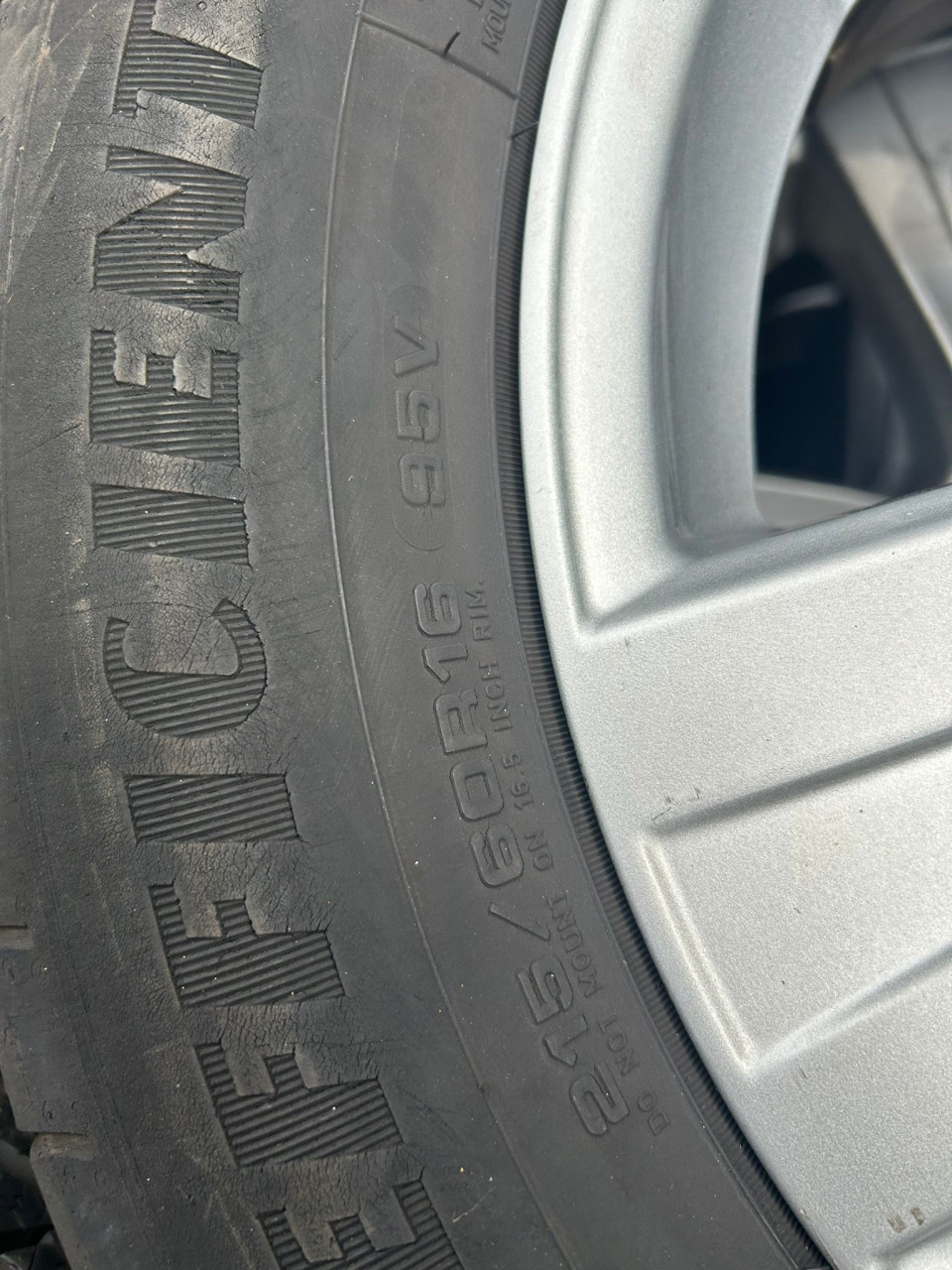 RENAULT LM 16 INCH GOODYEAR EFFICENCEN GRIP