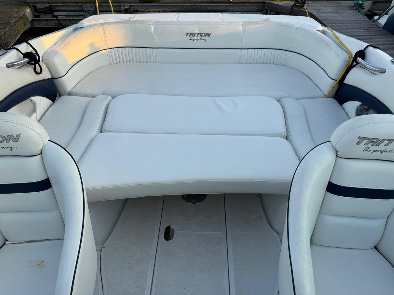 Sportboot Triton 225 Cuddy met zuinige 150pk dieselmotor
