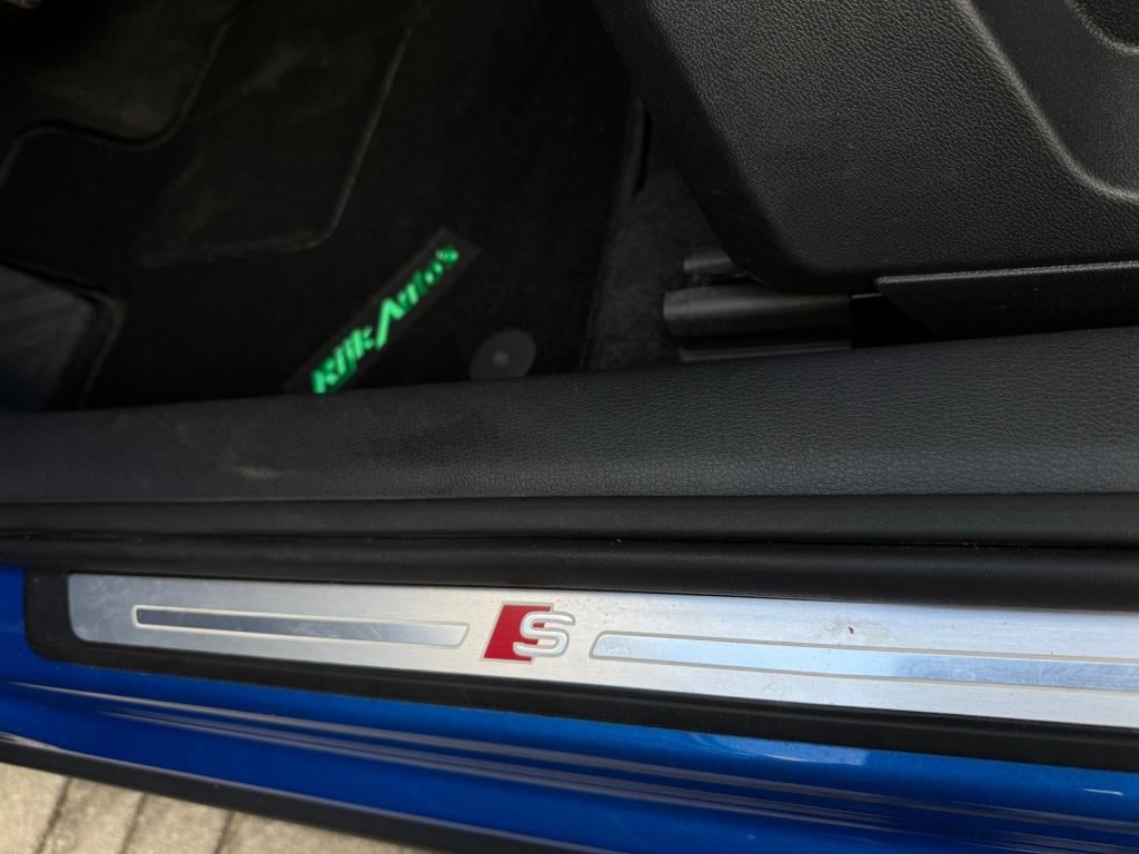 Audi Q2 30 tfsi s-line * matrix led * virtual cockpit * keyless * stoelverw