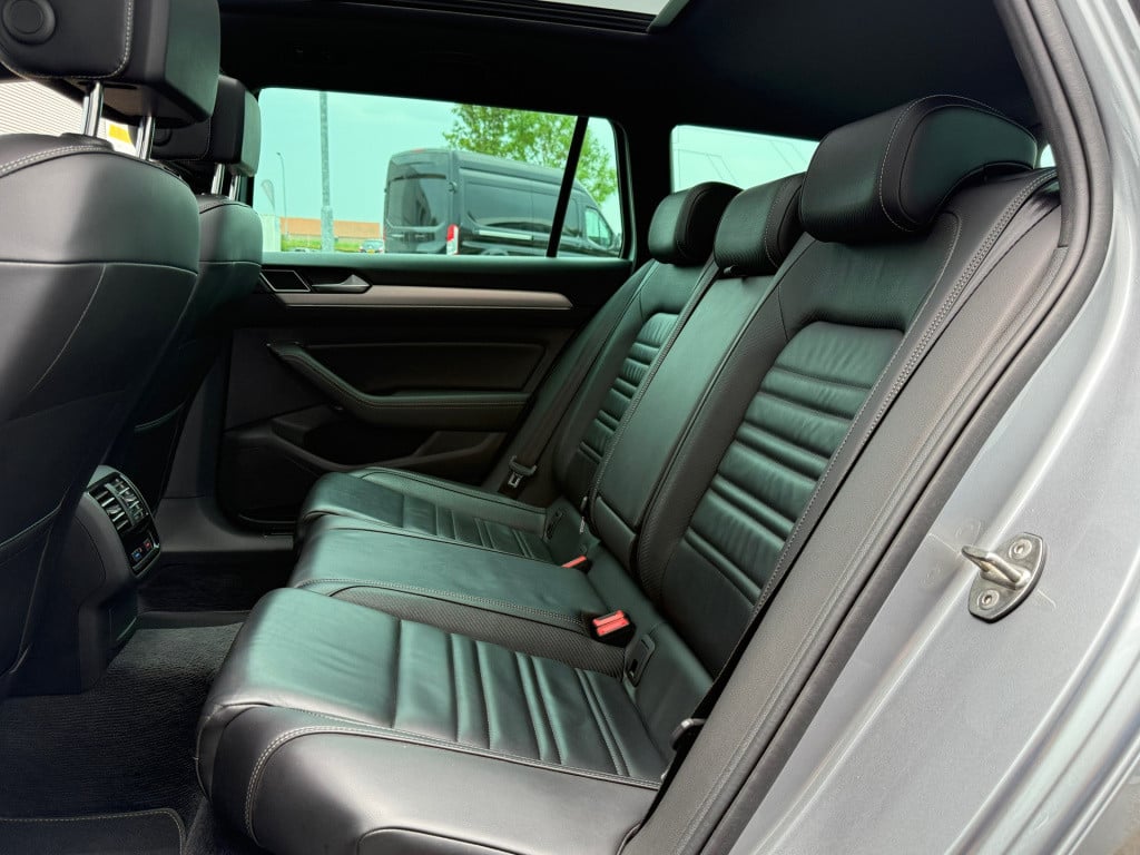 Volkswagen Passat variant 1.4 tsi act highline business r