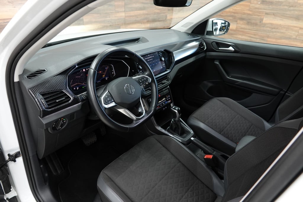 Volkswagen T-cross 1.0 tsi | carplay | acc | stoelverw. | pdc |