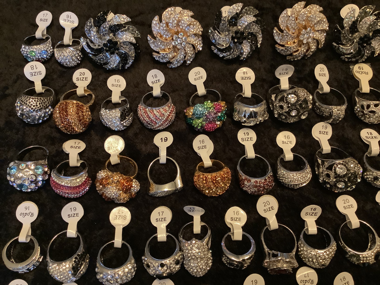Partij super mooie ringen. ( partij 156)