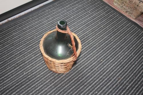 Rieten mand met wijnfles 2L