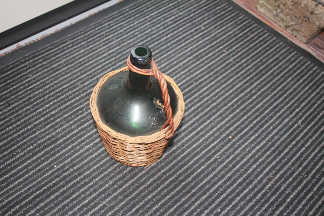 Rieten mand met wijnfles 2L