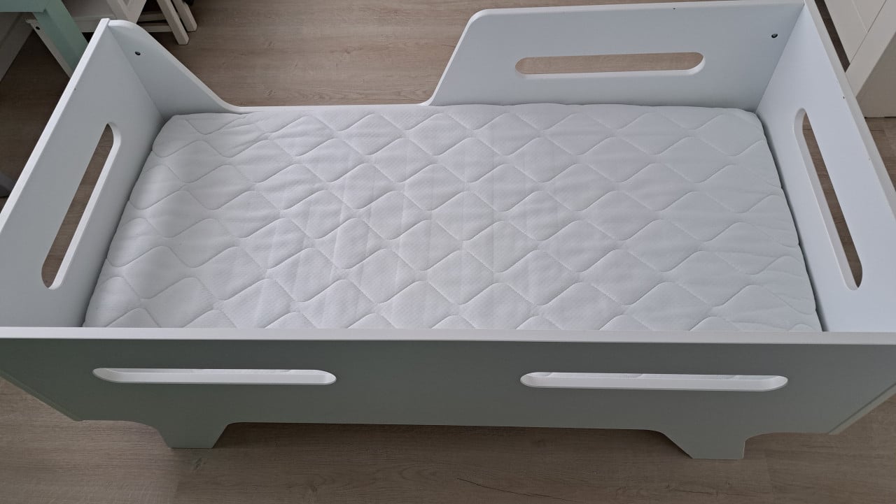 Peuterbed Petit Amelie wit Colombe incl matras+dekbed