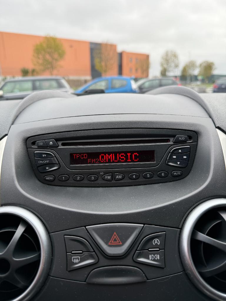 Ford KA 1.2 - titanium - airco