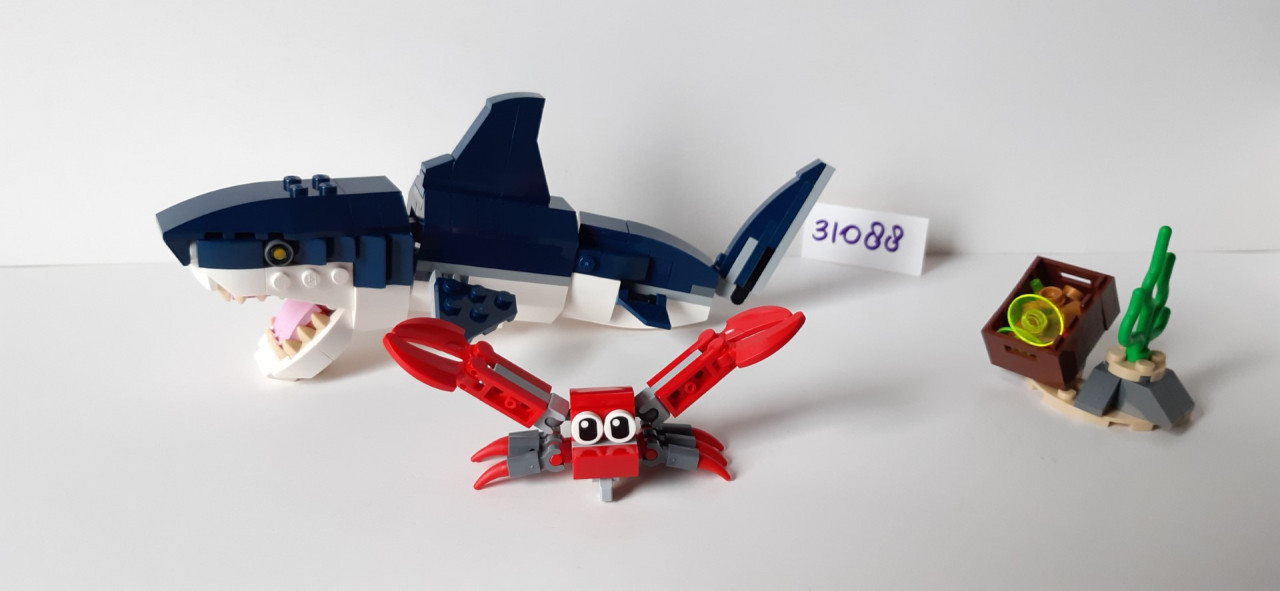LEGO Creator 31088 Diepzeewezens: haai-- zeeduivel of inktvis