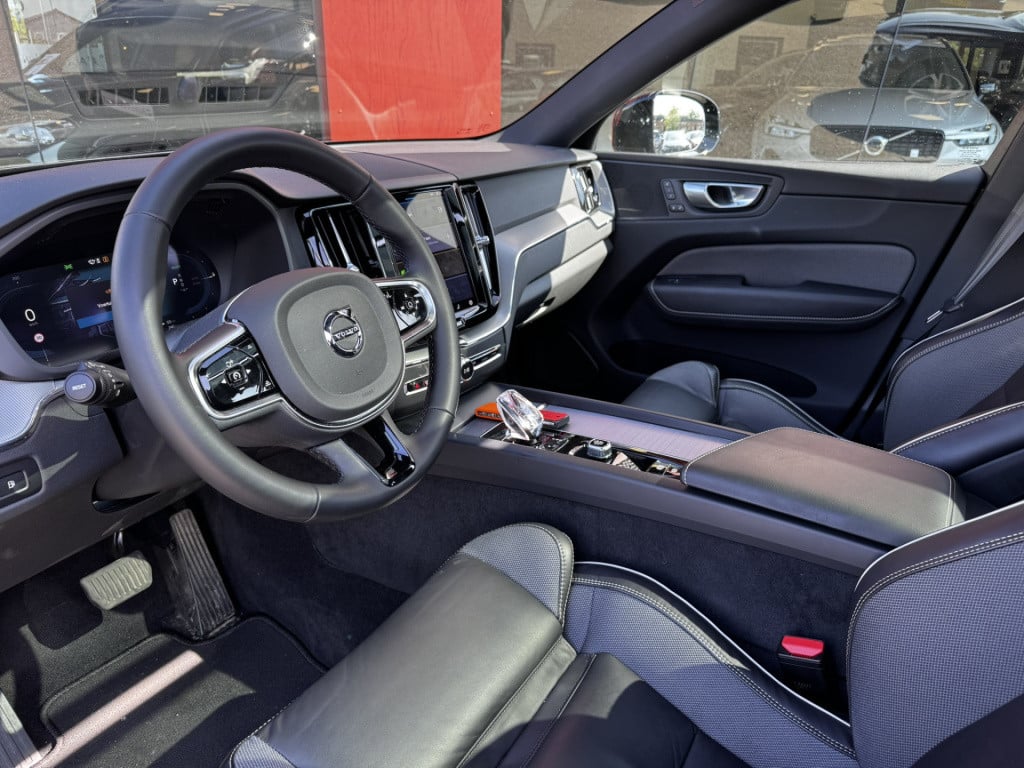Volvo XC60 2.0 t6 plug-in hybrid awd plus black edition
