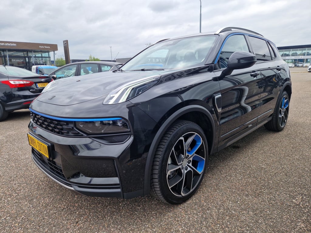 Lynk & Co 01 1.5 plug in hybrid 261pk , panodak , 360 gr camera , carplay