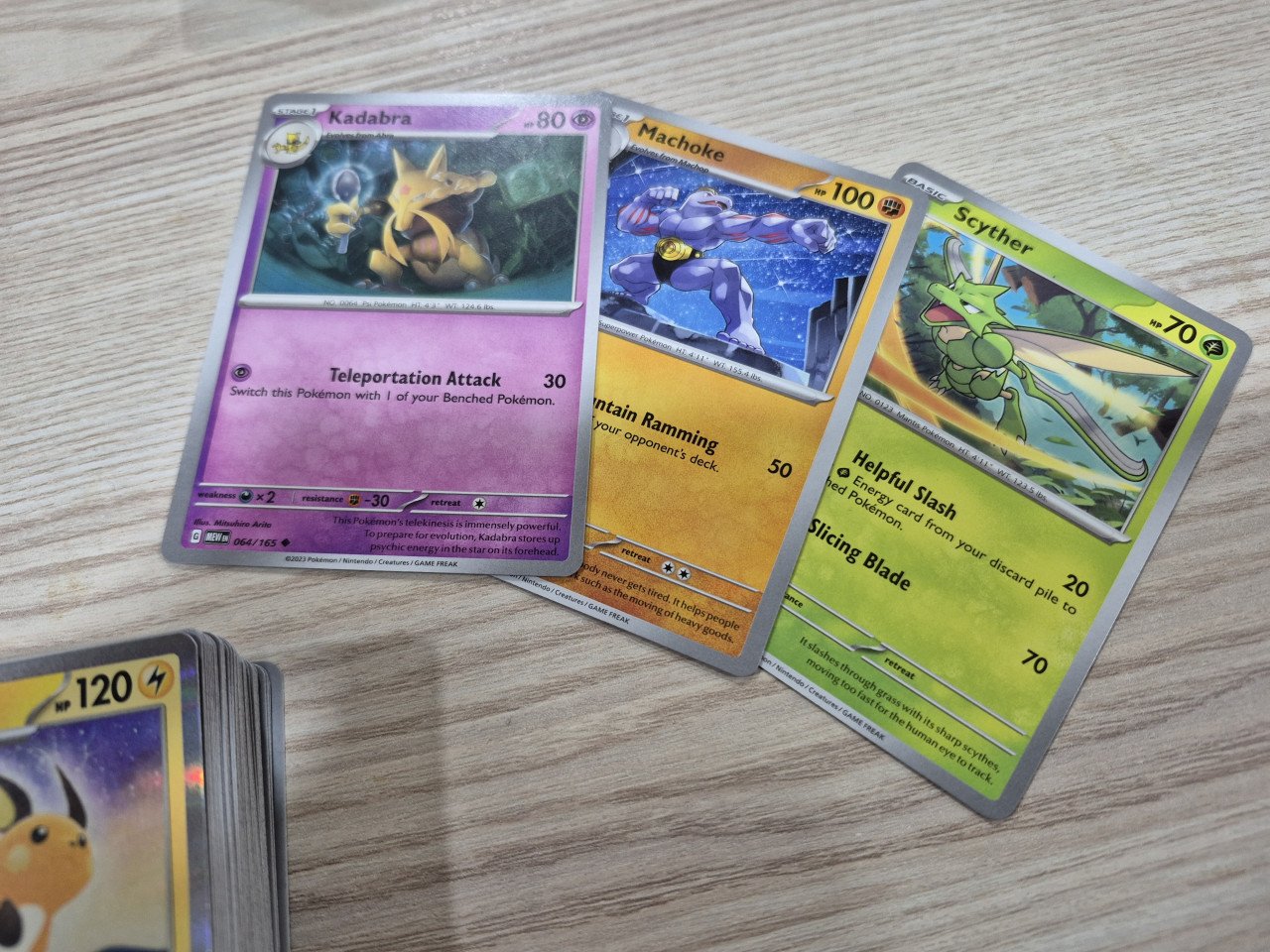 Hele mooie partij van 500+ pokemon kaarten.