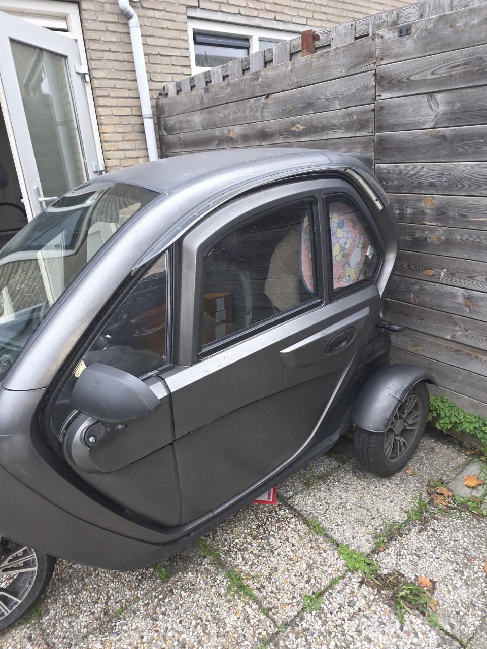 MOVE VIGOROUS - Rijbewijsvrij, Elektrische overdekte 3 wiel Scootmobiel