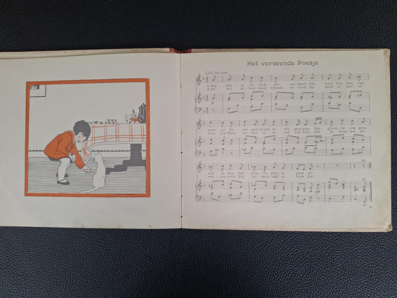 Antiek kinder/liedjesboek "Liedjes uit mijn liefste hoekje" van Rie Cramer