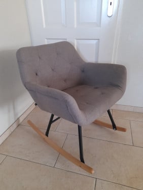 Leuke schommelstoel (in goede nette staat )