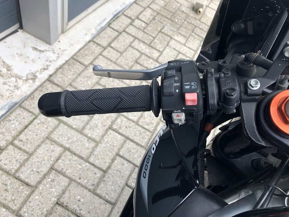 Aprilia SL1000 Falco, mooie sportieve motor, LeoVinci uitlaten €1895,-
